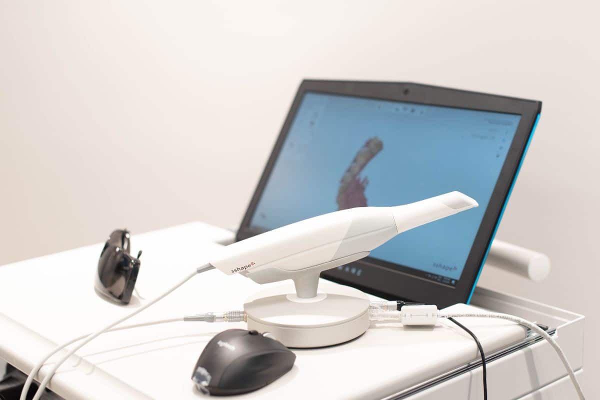 Synergy periodontics advanced technology intraoral scanner